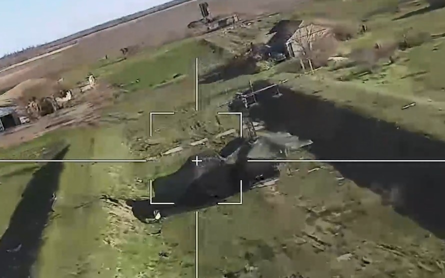 UAV cảm tử Nga đánh vào trạm radar của Ukraine ở Kherson